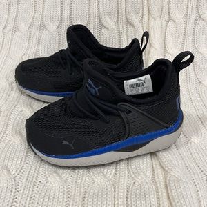 Boys Puma tennis shoes size 5C
